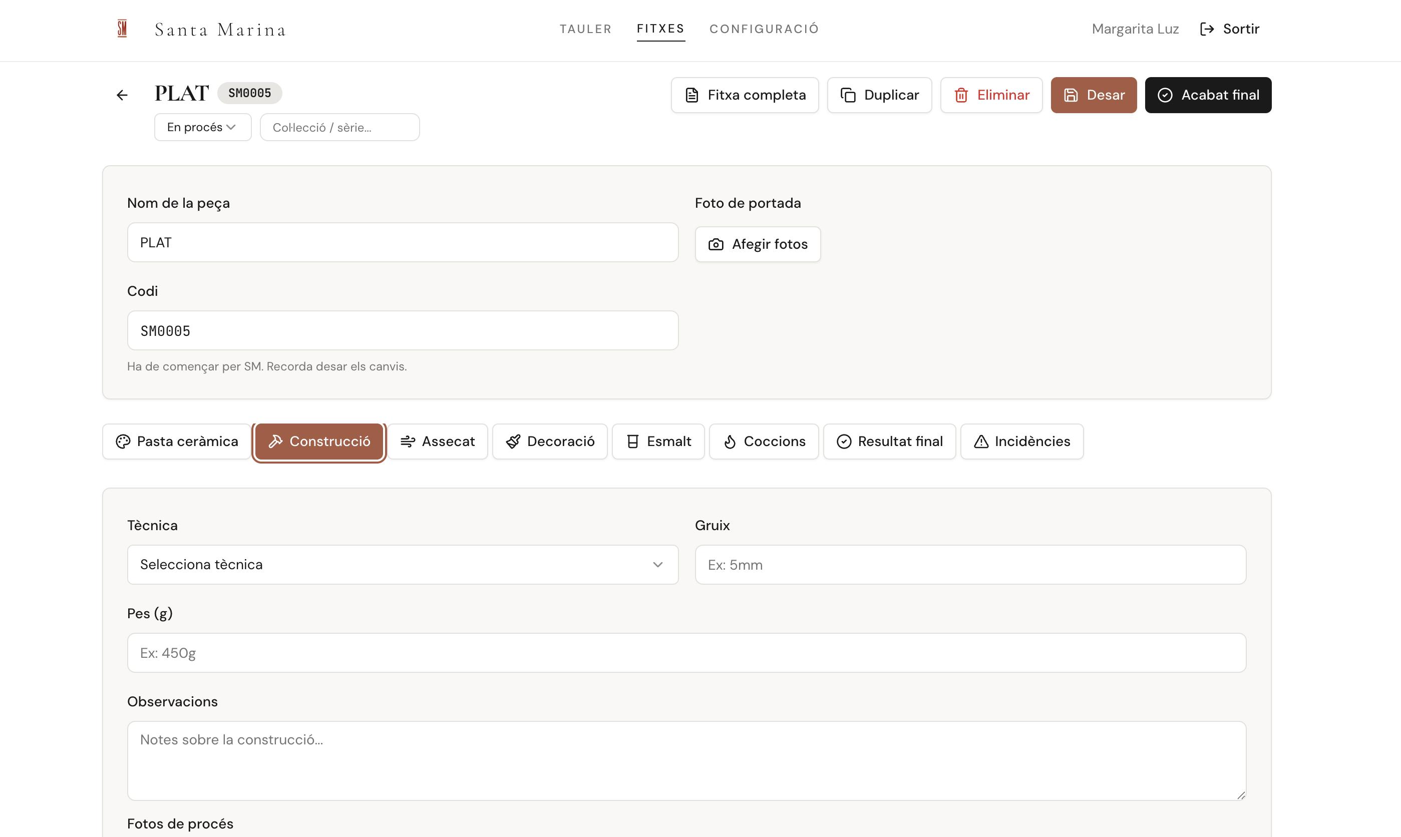 Ficha de pieza — pasta, construcción, esmalte, cocción y resultado