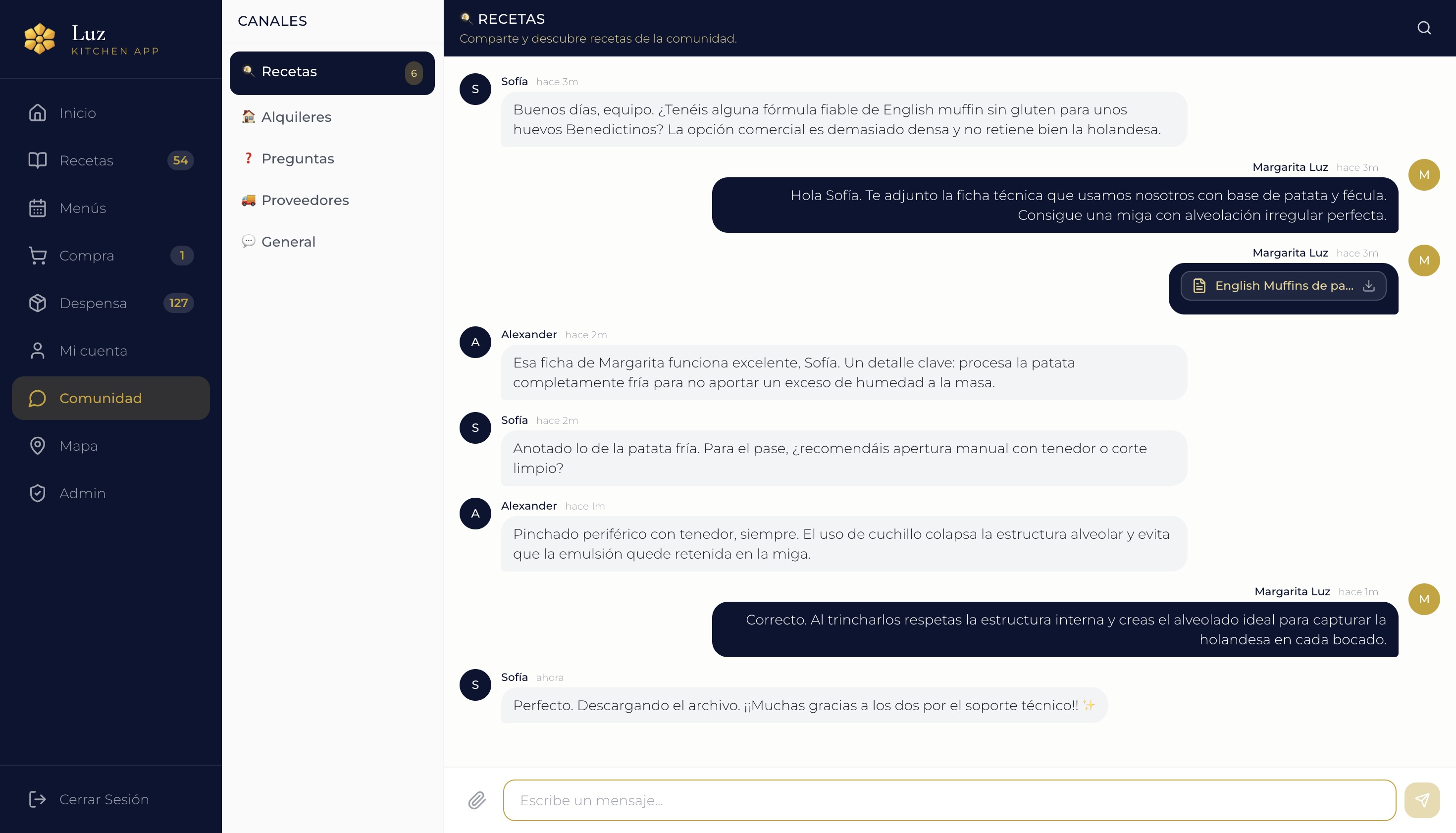 Comunidad — canales internos para compartir recetas, coordinar servicios y recomendar proveedores